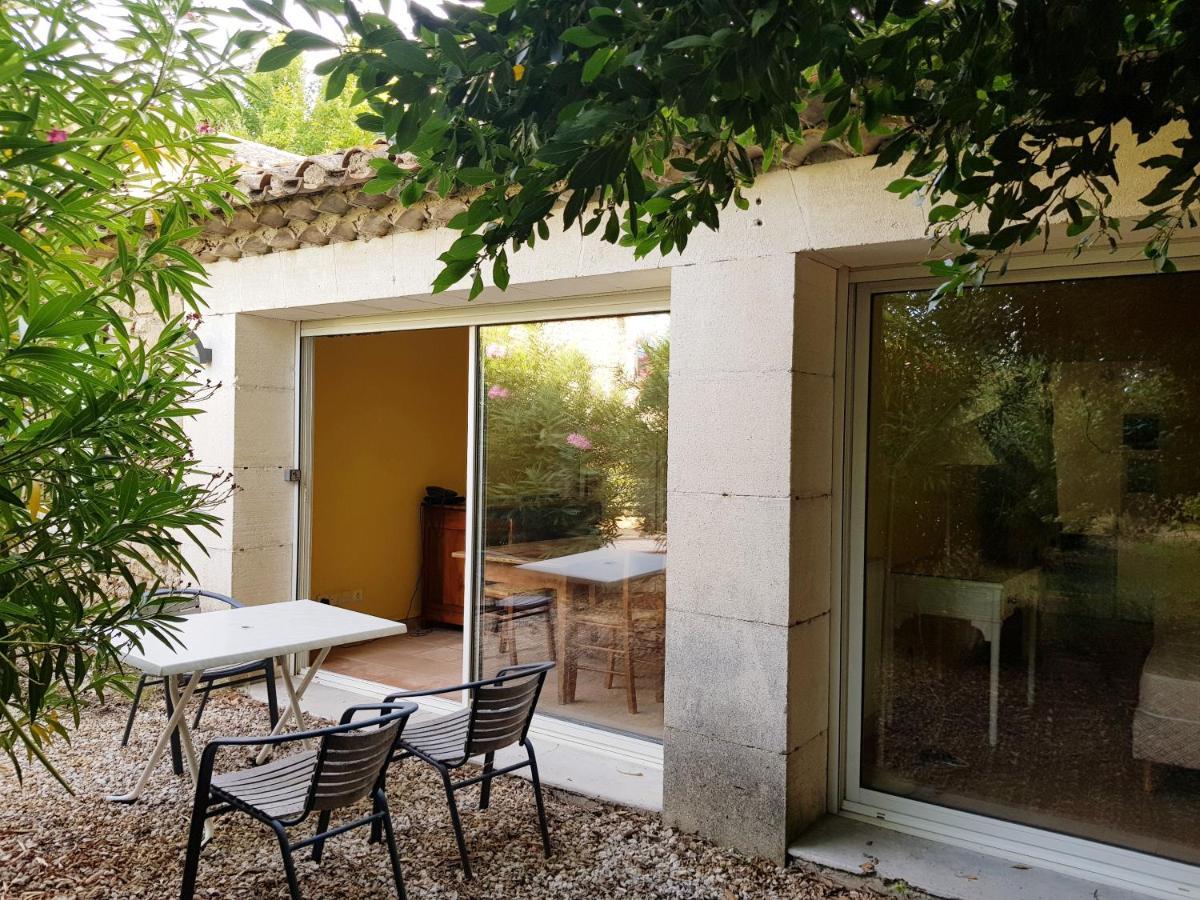 Mas Des Figues - Mas Xviiie - Ouvert 01 Mai Au 30 Septembre 2025 - Piscine Tres Calme - Alpilles Saint Remy De Provence - Cuisine Faite Maison Brunch Mediterraneen - Certifie Biologique Frbio10 Potager Huile D'Olive Bio Roseraie Biodiversite Agritour Kamer foto