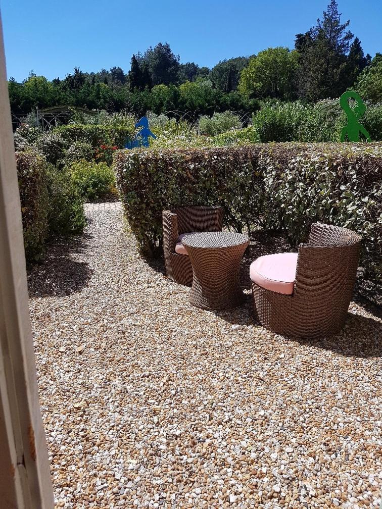 Mas Des Figues - Mas Xviiie - Ouvert 01 Mai Au 30 Septembre 2025 - Piscine Tres Calme - Alpilles Saint Remy De Provence - Cuisine Faite Maison Brunch Mediterraneen - Certifie Biologique Frbio10 Potager Huile D'Olive Bio Roseraie Biodiversite Agritour Buitenkant foto